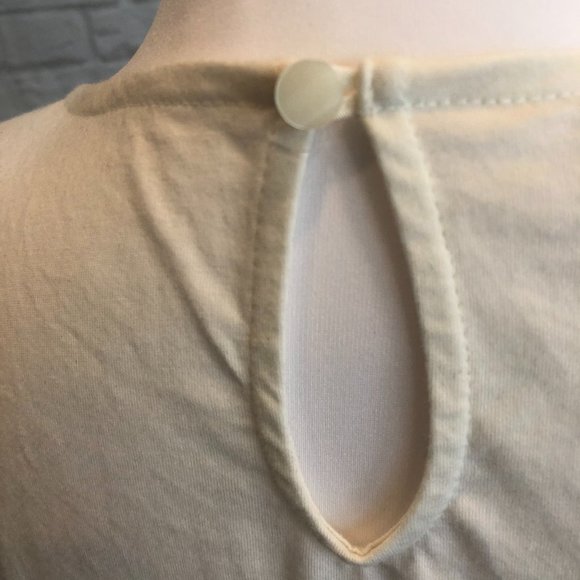 Van Heusen Sleeveless Lace Front Cream Top, Size M - Picture 3 of 8